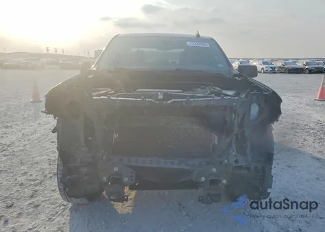 2019 Chevrolet Silverado K1500 Rst z USA, uszkodzony, nr VIN 1GCUYEED8KZ393974